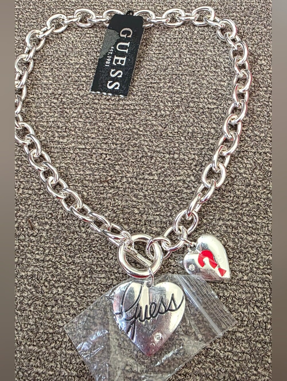 Beautiful Guess Silver Color toggle closure heart 16" inches choker necklace new